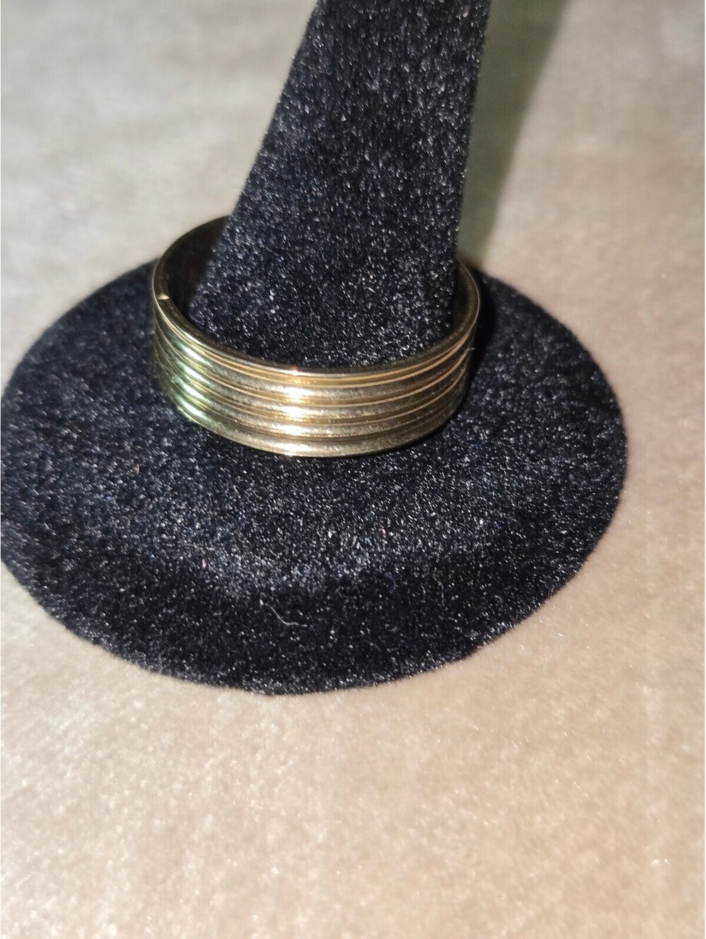 Vintage Gold Tone Ribbed Band Ring Size 11